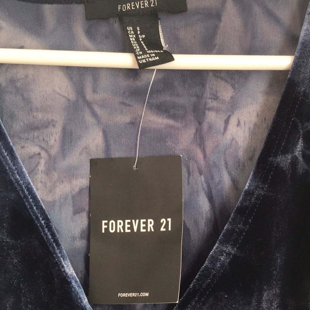 ✅Forever21 velvet dress navy blue size s - Picture 5 of 7